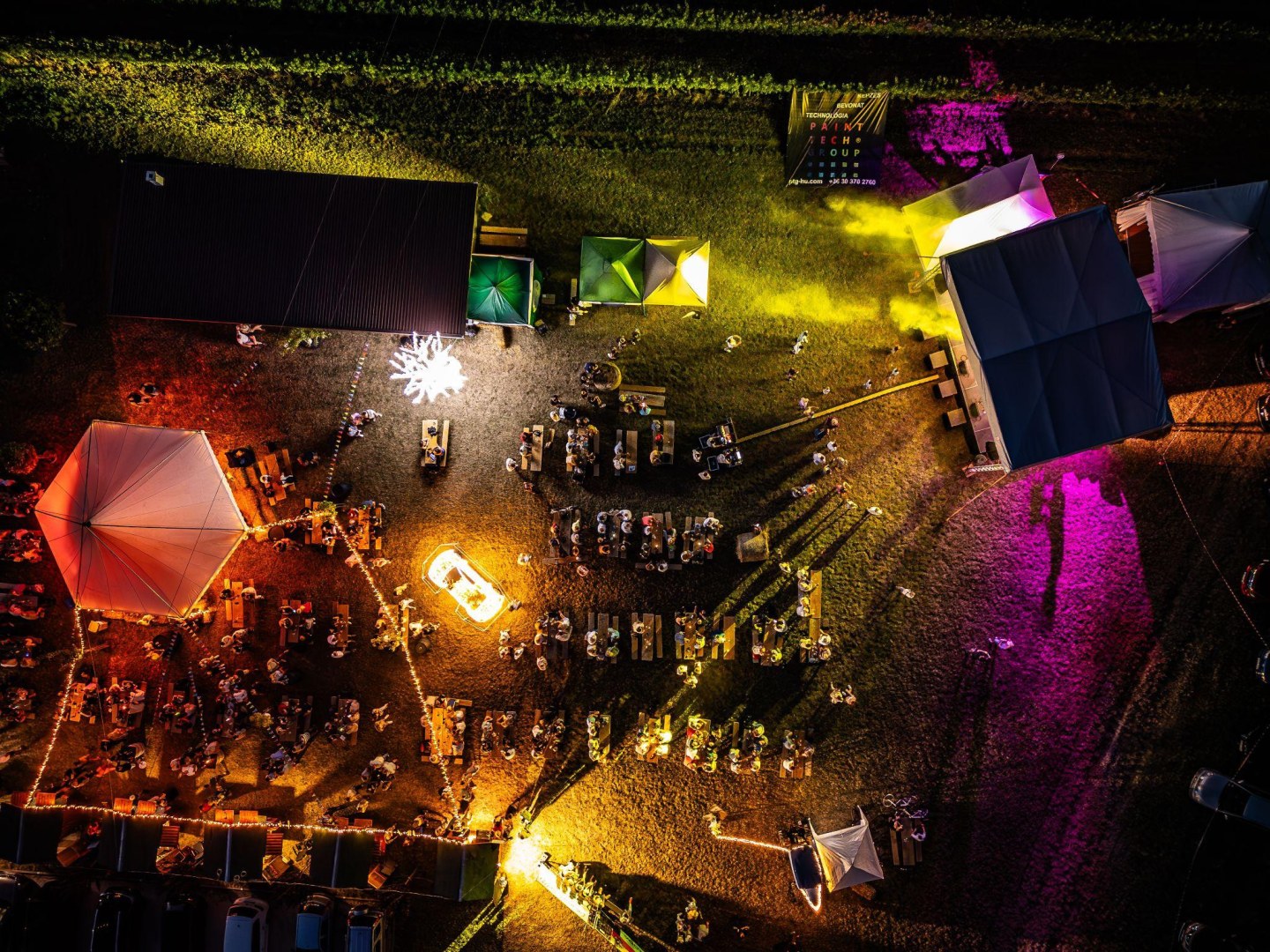 A Farkasmály Borudvar Gyöngyös kétnapos borfesztiválja, ahol koncertek és street food is van.