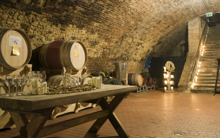 Château Bela wine tasting in the 250-year-old noble castle