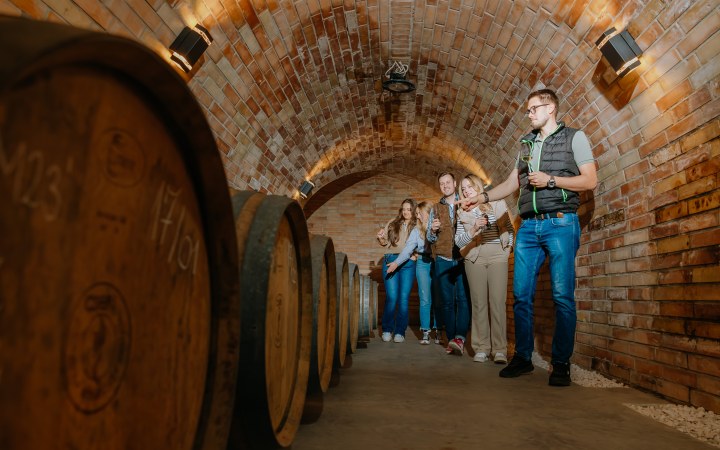 Cseri wine tasting with various Rieslings