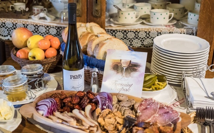 Pálffy wine tasting on the stone terrace in Köveskál
