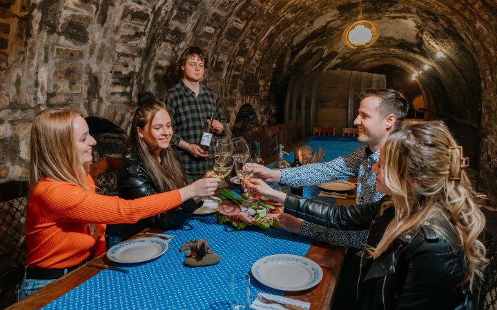 Sárkánylik wine tasting with wine dinner in the dragon's cave