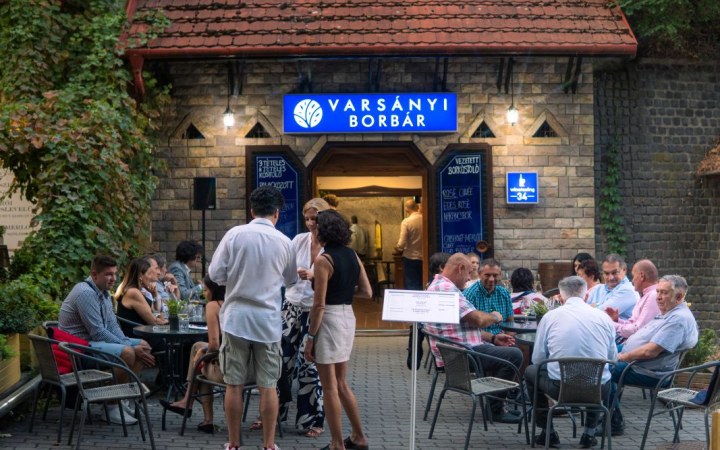 Varsányi borkóstoló hat válogatott egri Superior borral
