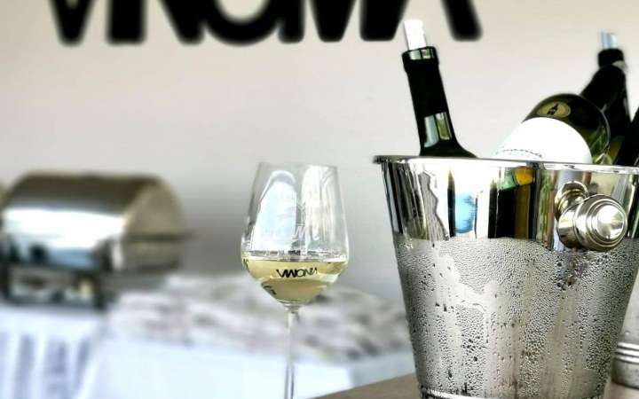 Vinoma borkóstoló borvacsorával és 10 különleges felvidéki borral