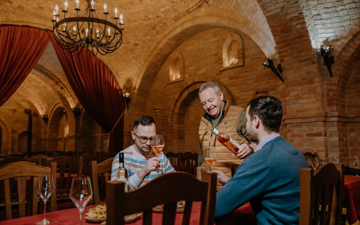 Vintop-Karkó borkóstoló borvacsorával a búcsi-tó melletti pincészetben