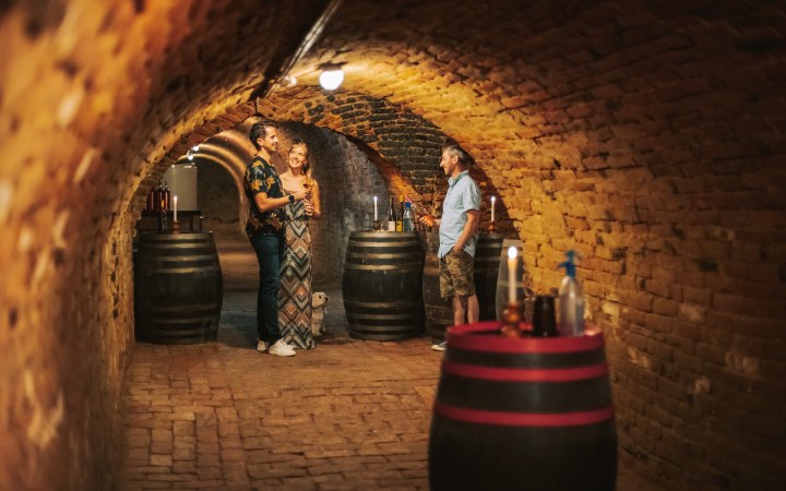 Wingert borkóstoló a műemléki pincesor leghosszabb pincéjében