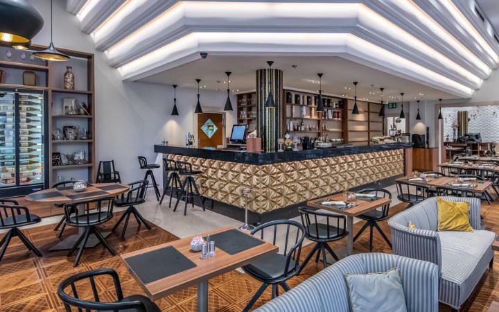 ARAZ borvacsora izgalmas ízekkel és gondosan válogatott borokkal a romantikus belvárosi étteremben galéria kép