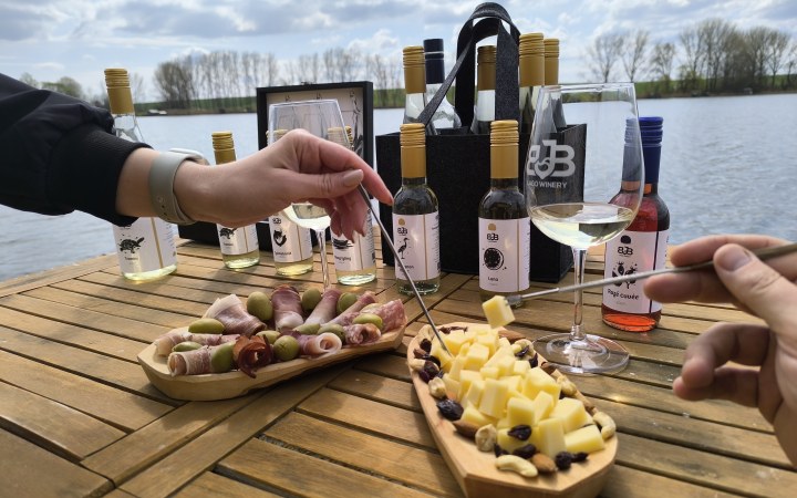 BJB Winery borkóstoló piknik tóparti légkörben galéria kép