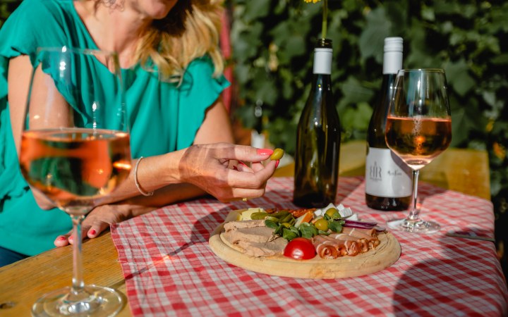 Bónis-Reitter wine tasting in the historic Pálos Cellar
