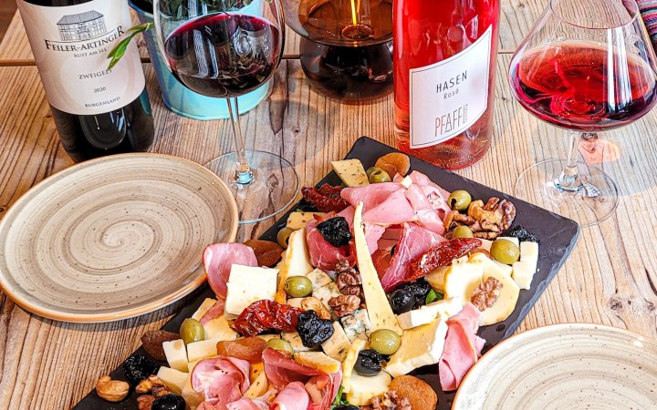 Color Bar wine dinner with four exciting monarchy-era wines galéria kép