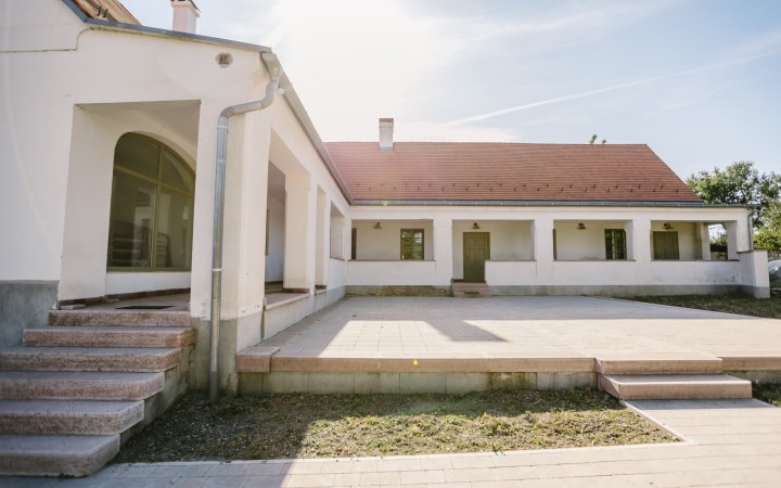 Currus wine tasting in the heart of the Tata Basin galéria kép