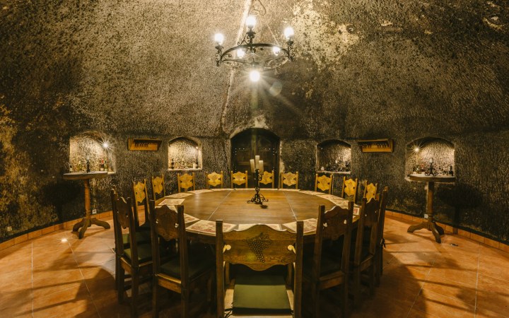 Dávid Borház borkóstoló a kerekasztalnál