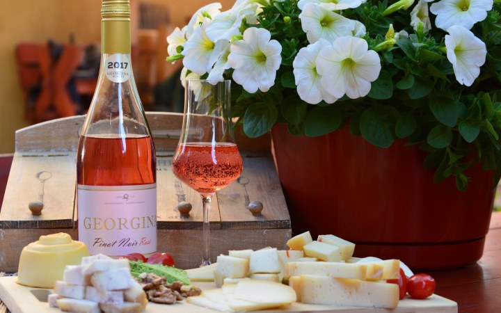 Georgina wine tasting with masterpieces made in a real cheese workshop galéria kép