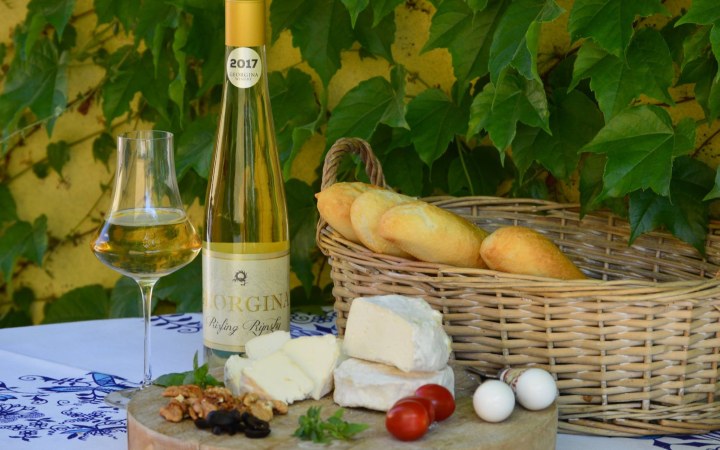 Georgina wine tasting with masterpieces made in a real cheese workshop galéria kép