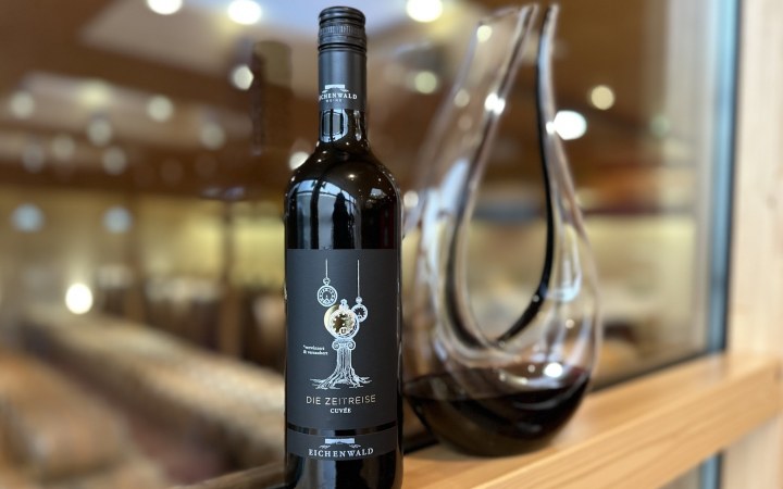 Eichenwald wine tasting with exclusive barrel samples, sparkling wine, and Pannonian delicacies