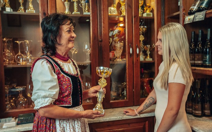 Font borkóstoló citera bemutatóval és népdalokkal galéria kép