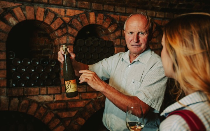 Geszler borkóstoló móri ezerjóval és borkorcsolyával