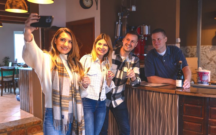 Gombai Brandy kóstoló az etyeki gasztro sétányon galéria kép