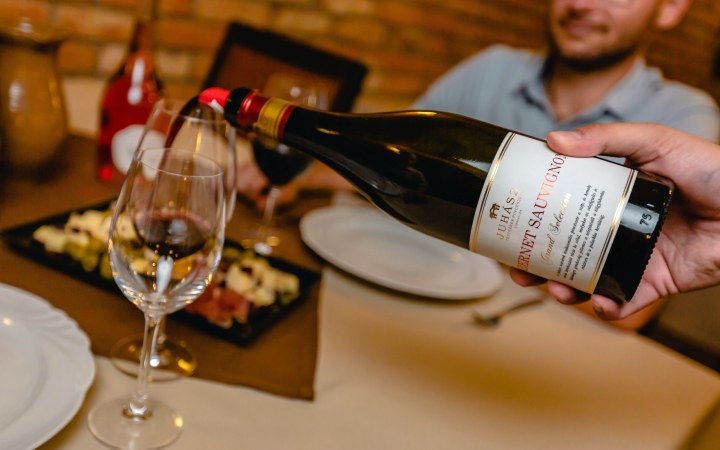 Juhász Testvérek borkóstoló barrique és selection borokkal