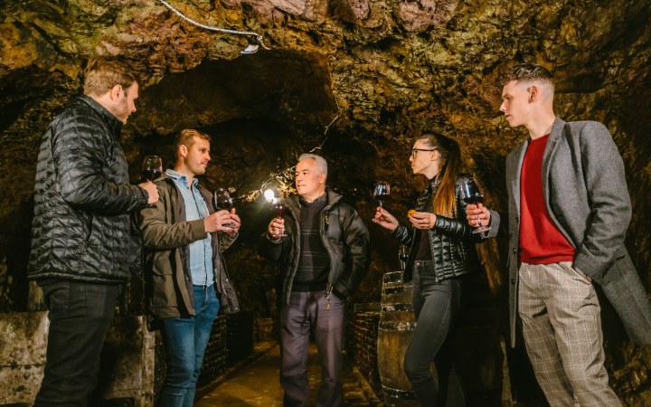 Laczkó wine tasting in a cellar from the time of Matthias Corvinus