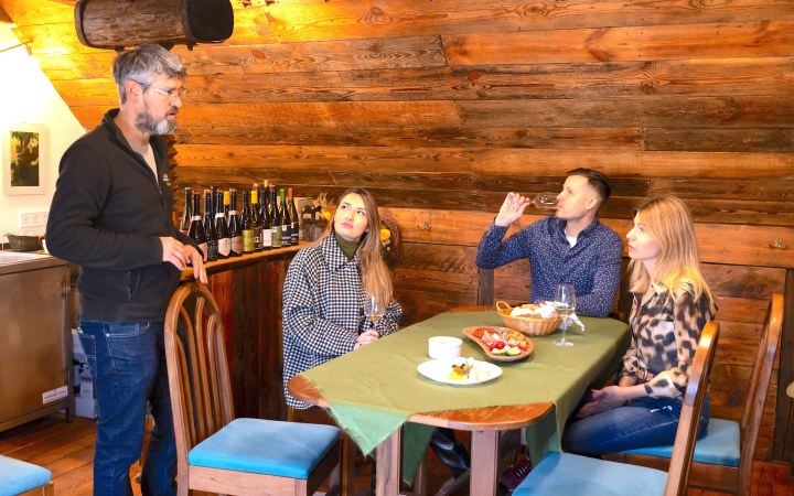 Nádas borkóstoló az etyeki Öreghegyen