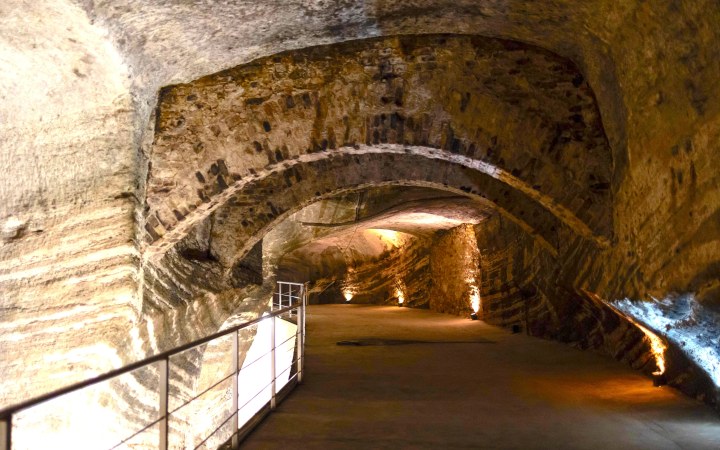Óhegyi wine tasting in Budapest’s largest cellar system galéria kép
