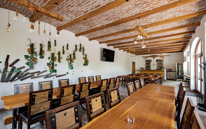 Óhegyi borkóstoló a lenyűgöző kőbányai pincerendszerben galéria kép