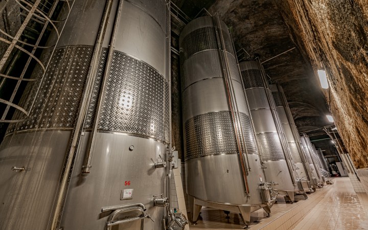 Óhegyi borkóstoló a lenyűgöző kőbányai pincerendszerben galéria kép