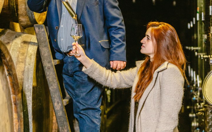 Pálinkás borkóstoló többszintes pincelabirintusban galéria kép