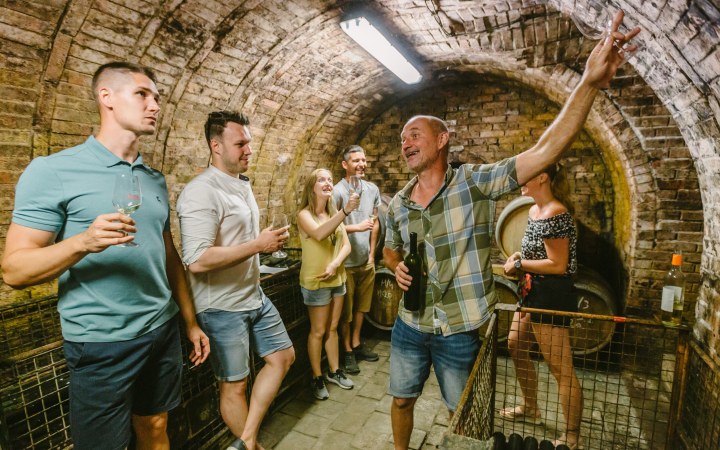 PapPince borkóstoló borvacsorával vagy ebéddel kemencében sült étellel