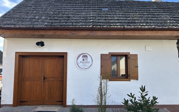 Pinceház wine tasting in the world of varietal Villány wines with homemade culinary touches galéria kép