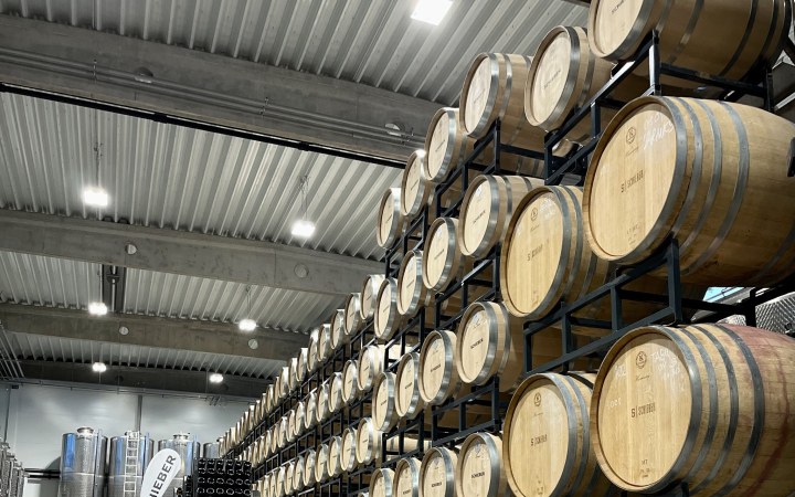 Schieber borkósotló helyi kötődésű szekszárdi szőlőfajtákkal