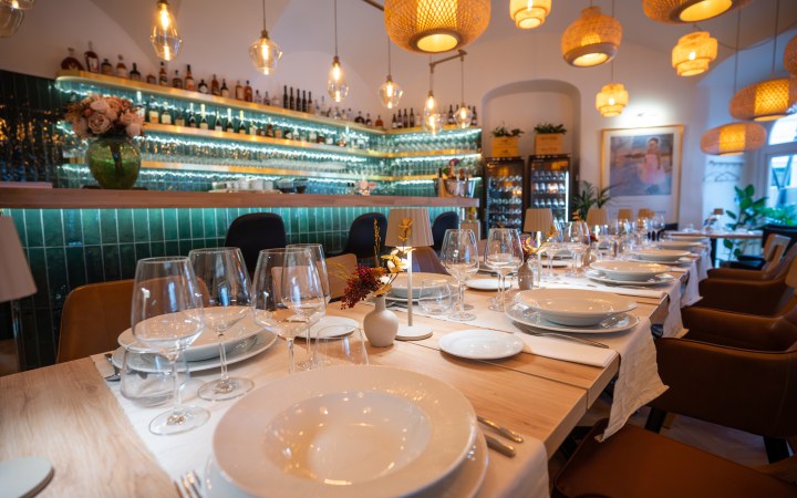 Signo borvacsora Eger egyik legmenőbb bisztrójában, ahol a bor nem kísérő, hanem élmény a tányér mellé galéria kép