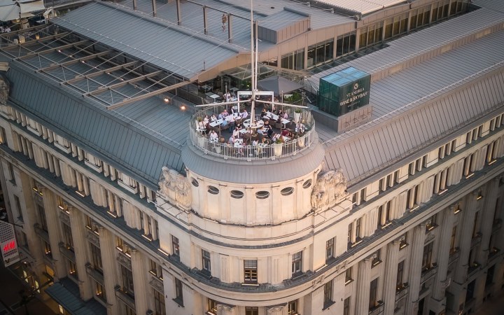 St. Andrea Skybar wine tasting on top of Budapest galéria kép
