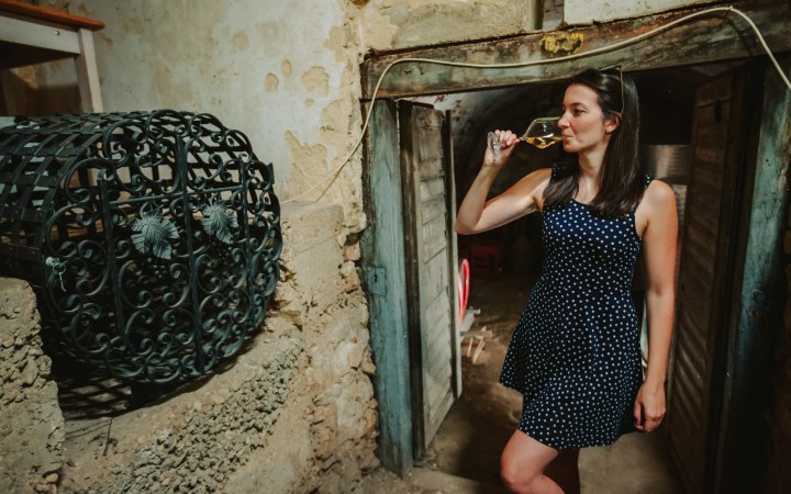 Szabadkai borkóstoló a kis régi présházban