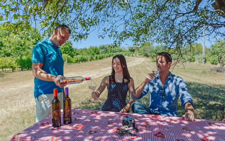 Szabadkai borkóstoló a kis régi présházban