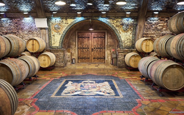 Takler wine tasting in the vineyard manor galéria kép