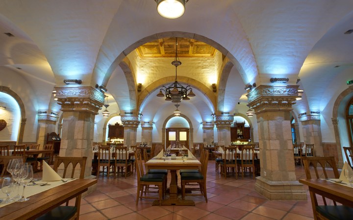 Takler borkóstoló a szőlőhegyi kúriában