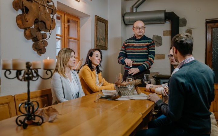 Tamašek wine tasting with a wine dinner featuring charcoal-grilled dishes galéria kép