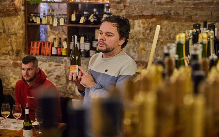 Tasting Table borkóstoló Magyarország legjobb kézműves sajtjaival és hidegtálával galéria kép