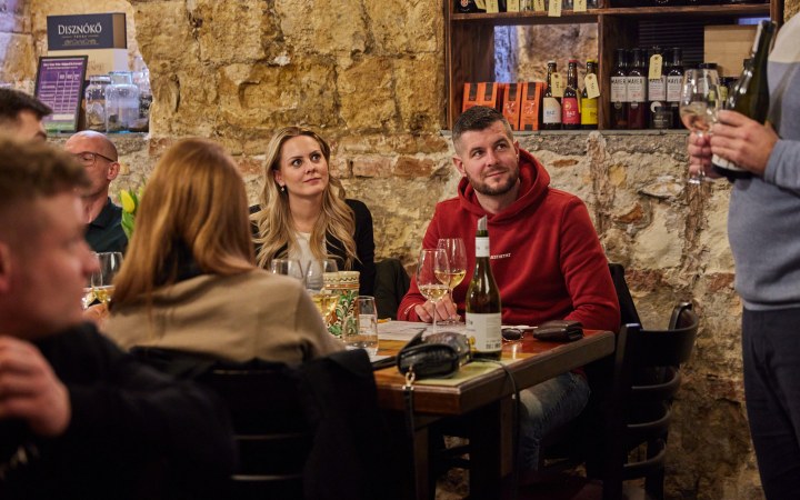 Tasting Table borkóstoló különleges esti hangulathoz választott nyolc különleges magyar borral galéria kép