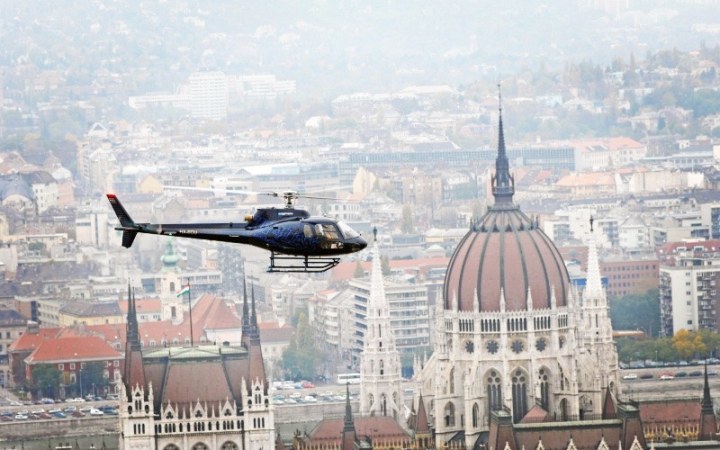 Hellowine borkóstoló exkluzív helikopteres úttal egyenesen a balatoni Dobosi Birtokra galéria kép