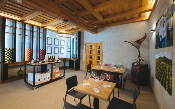 Tóth Ferenc wine tasting with superior wine selection at Kistályai cellar row galéria kép