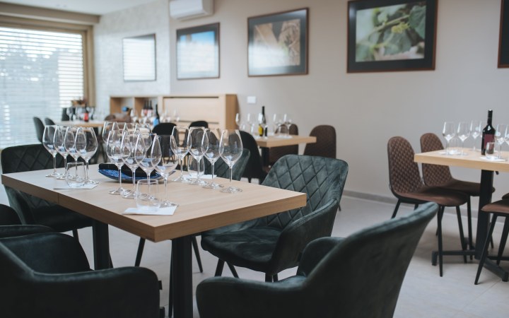 Tóth Ferenc wine tasting with superior wine selection at Kistályai cellar row galéria kép