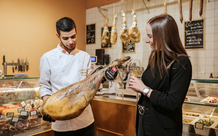 Ultramarinos wine tasting with wine dinner and authentic Spanish wines galéria kép