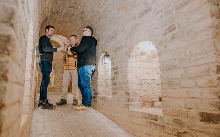 Vintop-Karkó borkóstoló pincetúrával és egy muzeális borral galéria kép