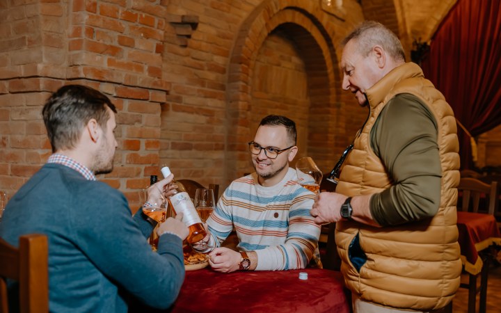 Vintop-Karkó borkóstoló pincetúrával és egy muzeális borral galéria kép