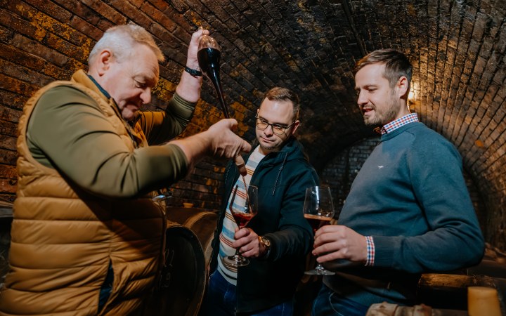 Vintop-Karkó borkóstoló borvacsorával a búcsi-tó melletti pincészetben