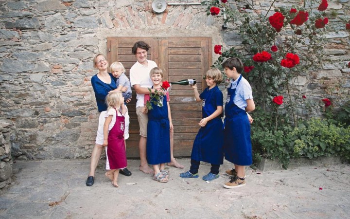 Adam-Mühle wine tasting with four white wines crafted by women in a historic medieval mill galéria kép