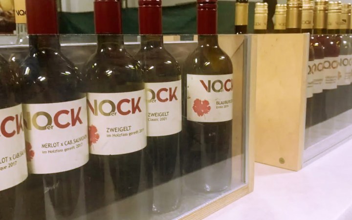 10-er Vock wine tasting at a third-generation family winery with spontaneously fermented wines galéria kép