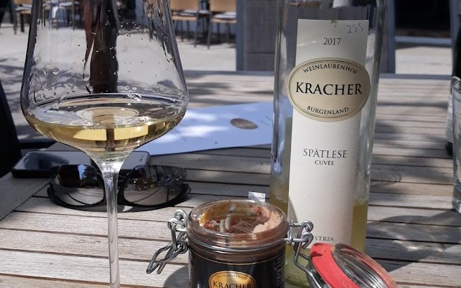 Kracher wine tasting with sweet wines and a cheese selection